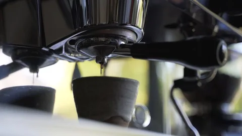 Brewing espresso Stock-Footage 121509414