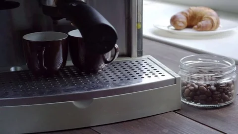 Brewing two coffee with coffee machine Stockbeeldmateriaal 78100606