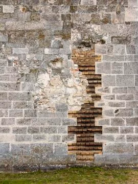 Brick wall inlayed with a different type of bricks. Foto stock