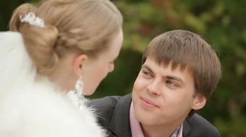 Bridal Couple Talking Stock-Footage 22419293