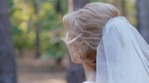 Bride and groom comes to each other Stock Footage 75674412