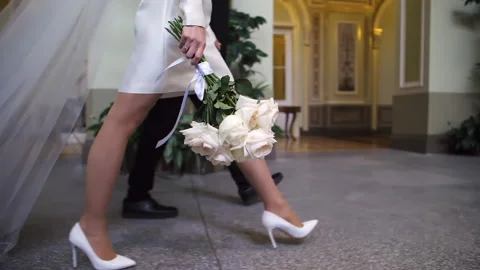 Bride and groom walk down the aisle Stock-Footage 172299837