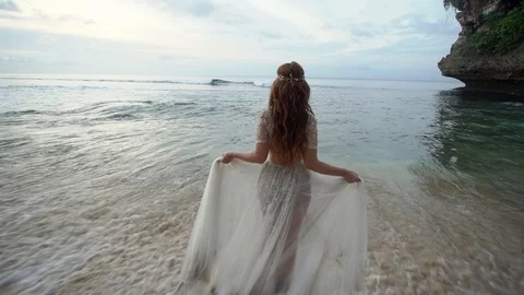 Bride on the beach Stock Footage 86510306