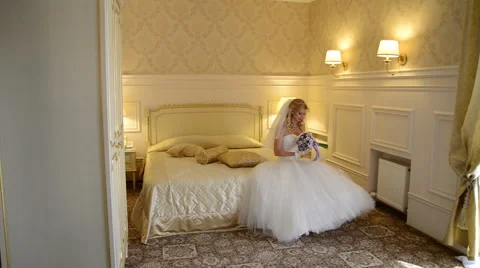 The bride in the bedroom 動画素材 49340093