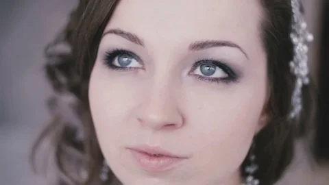 Bride with bouquet close-up Video stock 76511092