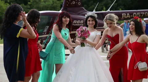 Bride with bridesmaids Stock Footage 68904528