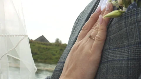 The bride caresses the groom Vídeo Stock 144992514
