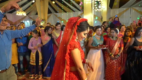 A bride is dancing in her wedding ceremony in India. Stock Footage 144781430