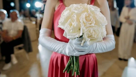 Bride getting ready to throw the bouquet Stock Footage 300003000
