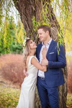 Bride groom garden tree Foto stock