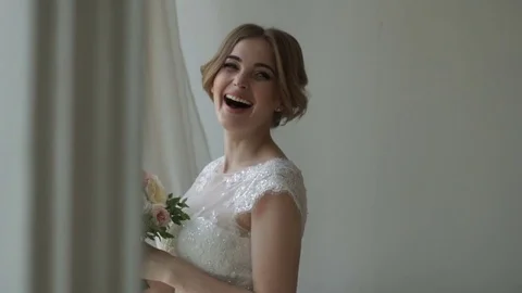 Bride happily laughing 库存影片 70093849