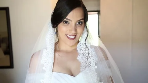 Bride Smiling Into Camera Stock-Footage 115324700