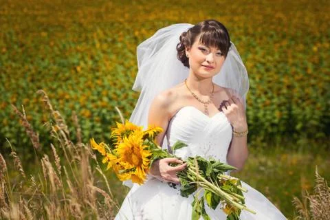 Bride with sunflowers Foto stock
