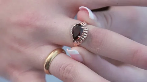 Bride is wearing a wedding ring on your fingers Stock-Footage 64728121