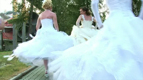 Brides are running away Video stock 11225826
