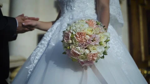 The bride's bouquet Stock Footage 125492338