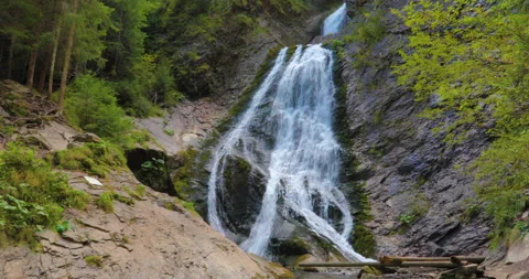 Bride's Veil Waterfall, Cascada Valul Miresei, Apuseni Mountains, Romania Video stock 154268376