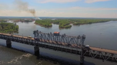 The bridge across the Dnieper River. Video stock 63204598