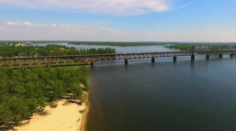 The bridge across the Dnieper River. Video stock 63204880