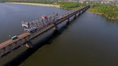 The bridge across the Dnieper River. Video stock 63205628