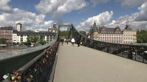 Bridge across the Main in Frankfurt Vidéo 34301431