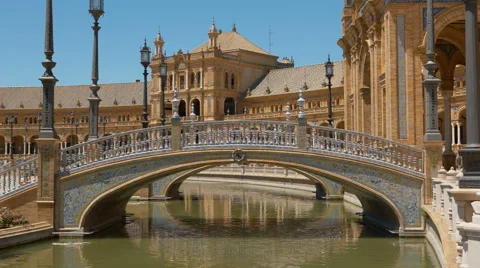 Bridge and canal at spain square (plaza de espana) in the maria luisa park, i Stock Footage 40504233