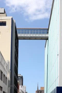 Bridge between buildings Foto stock