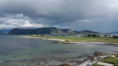 Bridge between two islands in Norway 库存影片 130209368