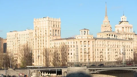 Bridge in the city centre view Video stock 109072702
