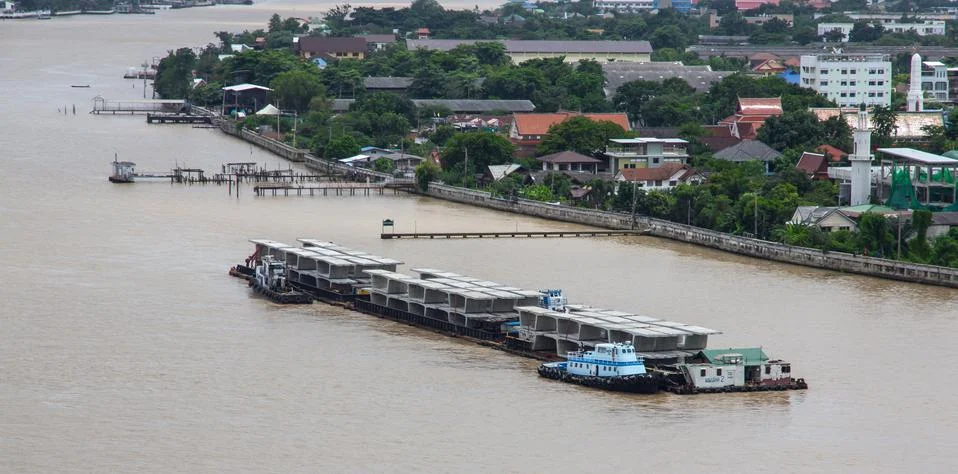 Bridge component loading 写真素材