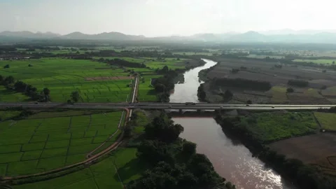 Bridge cross Yom river at Phrae province Video stock 139026967