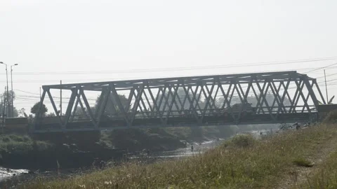 The bridge is getting crowded Video stock 212552072