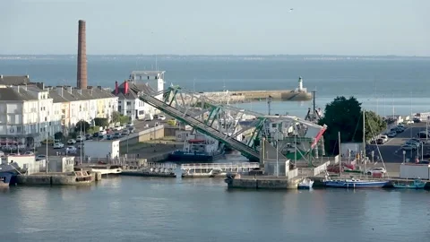 A bridge getting down for cars to pass Video stock 232621899