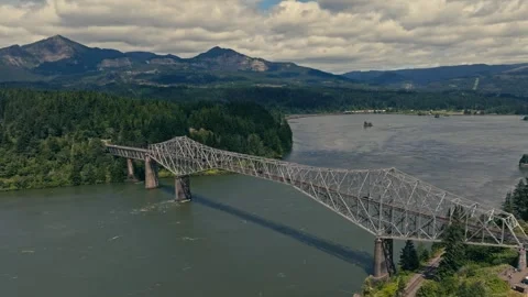 Bridge of the Gods Drone Columbia River Gorge Oregon Washington Cascade Locks 스톡 동영상 280701615