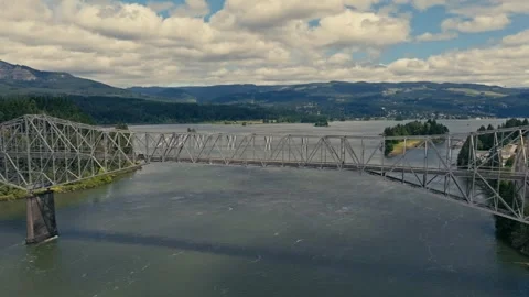 Bridge of the Gods Drone Columbia River Gorge Oregon Washington Cascade Locks Video stock 280701668