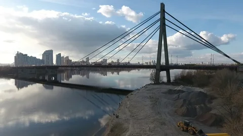 Bridge in Kiev Stockbeeldmateriaal 76818699