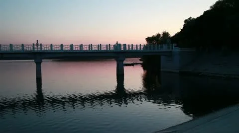 Bridge at lake Видео 21252283