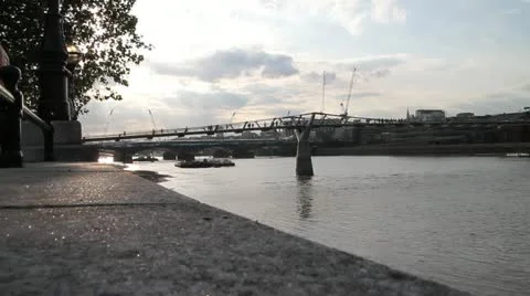 Bridge in london - HD Stock Footage 22359730