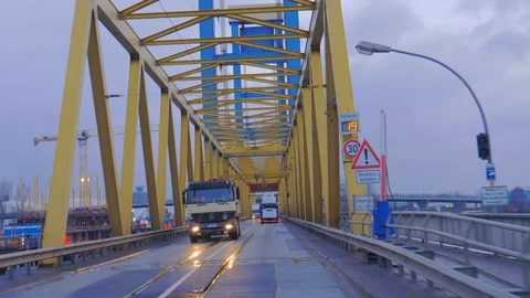 Bridge with Metal Construction. Yellow Arch Bridge Vídeo Stock 97498166