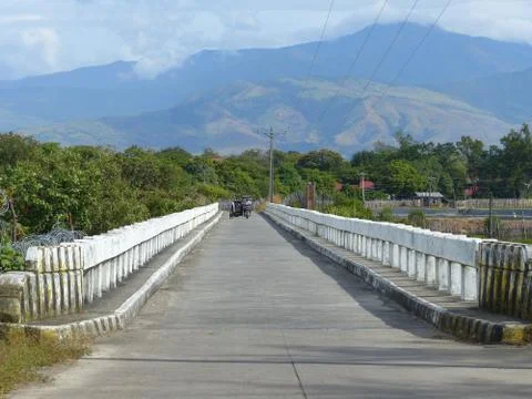 Bridge to the mountains Foto stock