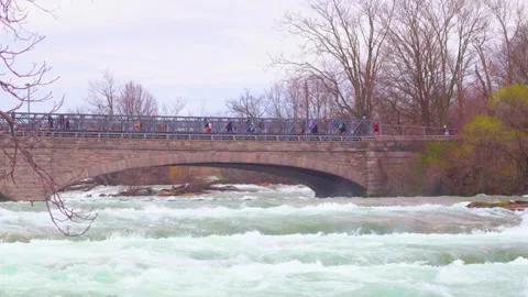 Bridge at Niagara Falls 動画素材 303179661