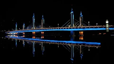 Bridge at night, Changing colors Stockbeeldmateriaal 84803570