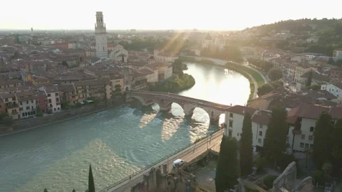 A bridge over a body of water 库存影片 156848432