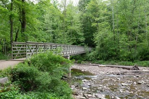 Bridge over dry riverbed Foto stock