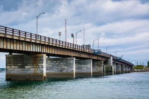 Bridge over Hampton Harbor Inlet in Hampton Beach, New Hampshire. Foto stock