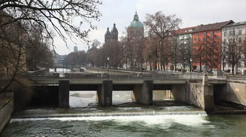 Bridge over the Isar river in Munich. Stock Footage 39466349