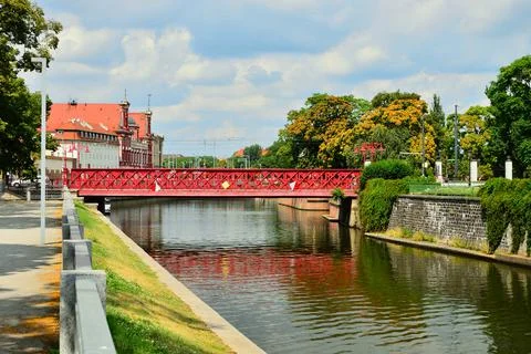 Bridge over the Oder in the center of Wroc?aw on a sunny day. Stock Photos