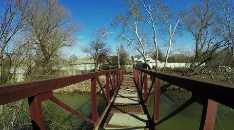 Bridge over rive 스톡 동영상 48375770