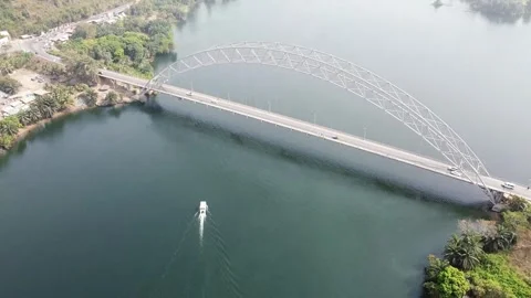 Bridge over river in the city 動画素材 296874331