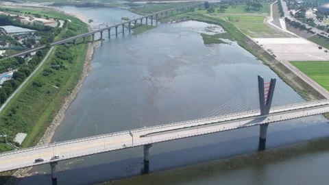 Bridge over river in the city Video stock 310215991
